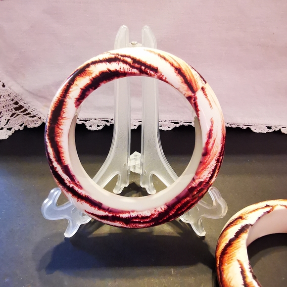 Pair of Chunky Domed Animal Tiger Print Plastic Bangle Bracelets - Picture 11 of 16